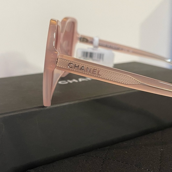SOLD NWT Chanel Pink ๐ Sunglasses with Case & Box - Picture 5 of 10